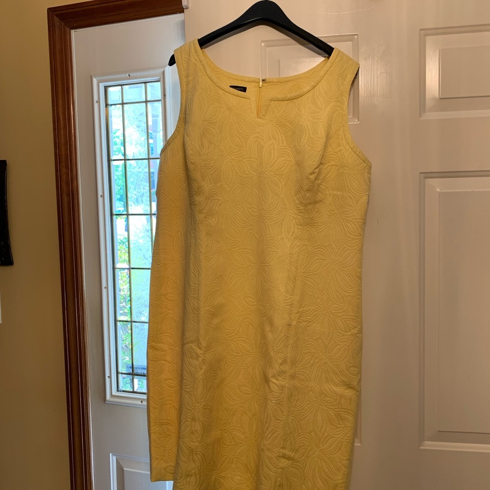 Sleeveless Yellow Textured Shift Dress